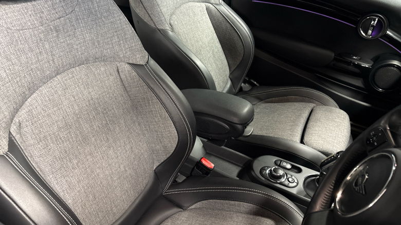 MINI Hatchback 135kW Cooper S Level 2 33kWh 3dr Auto Electric Hatchback